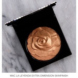 MAC Cosmetics La Leyenda Extra Dimension Skinfinish